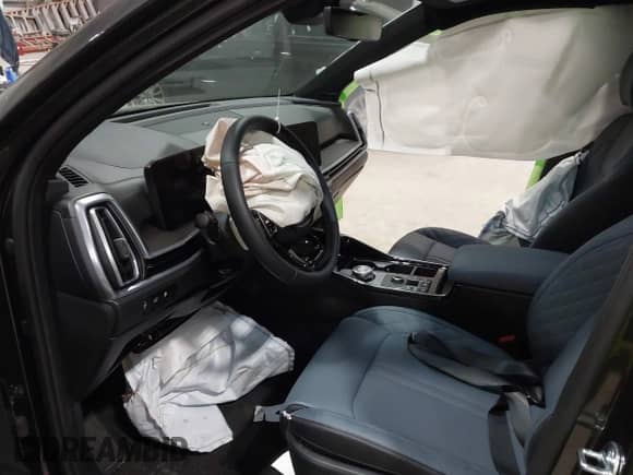 2025 Kia Sorento SX Prestige with VIN KNDRKDJG3S5353830, listed as a IAAI auction lot 42230146 with 965 mi miles and . Bid and sale history available at DreamBid. Image 5.