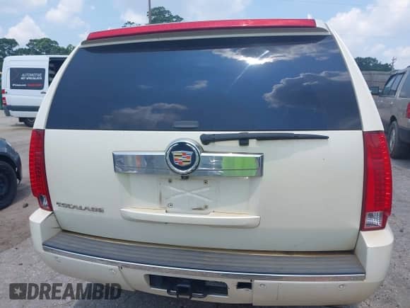 2011 Cadillac Escalade Premium с VIN 1GYS4CEF2BR128390, выставлен на аукционе IAAI как лот 42664621 с пробегом 320 270 миль миль и . История ставок и продаж доступна на DreamBid. Изображение 17.