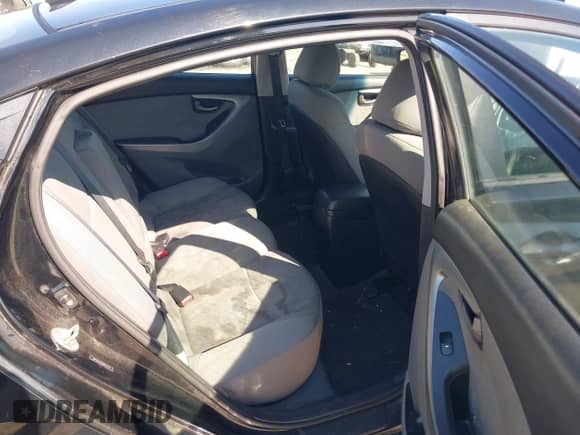 2011 Hyundai Elantra GLS z VIN 5NPDH4AE1BH053579, wystawiony jako IAAI lot #42516662 z przebiegiem Nie podano mil oraz . Historia ofert i sprzedaży dostępna na DreamBid. Obrazek 8.