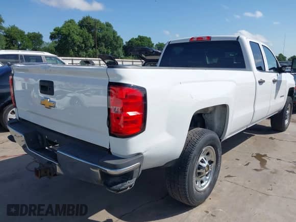 2015 Chevrolet Silverado 3500HD with VIN 1GC2CYEG0FZ534639, listed as a IAAI auction lot 42080526 with 245,795 mi miles and . Bid and sale history available at DreamBid. Image 4.