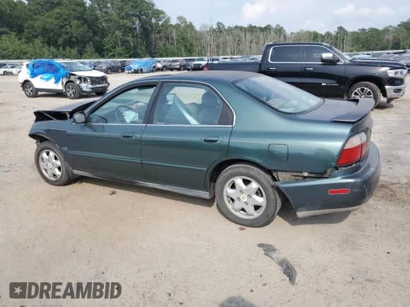 1996 Honda Accord EX z VIN 1HGCE6675TA014966, wystawiony jako Copart lot #61336605 z przebiegiem 240 047 mil mil oraz Szkoda całkowita • Salvage title. Historia ofert i sprzedaży dostępna na DreamBid. Obrazek 2.