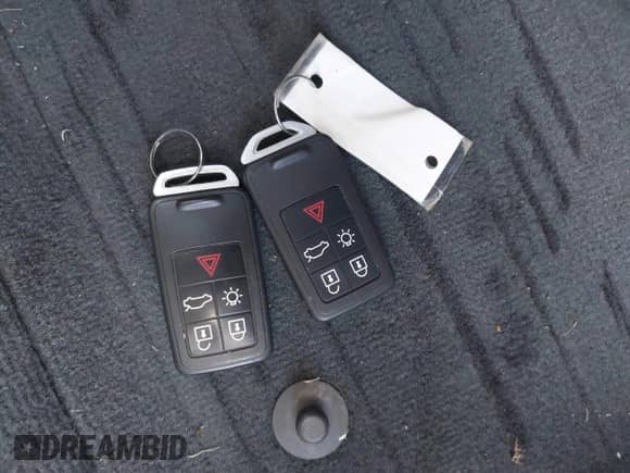 2018 Volvo S60 Dynamic с VIN YV140MTLXJ2459745, выставлен на аукционе IAAI как лот 41988052 с пробегом 133 268 миль миль и . История ставок и продаж доступна на DreamBid. Изображение 11.