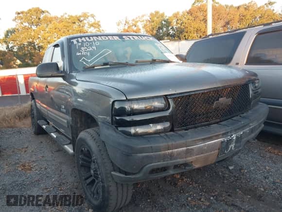 2000 Chevrolet Silverado 1500 LS with VIN 2GCEK19T4Y1158571, listed as a IAAI auction lot 43433524 with 141,668 mi miles and . Bid and sale history available at DreamBid. Image 1.