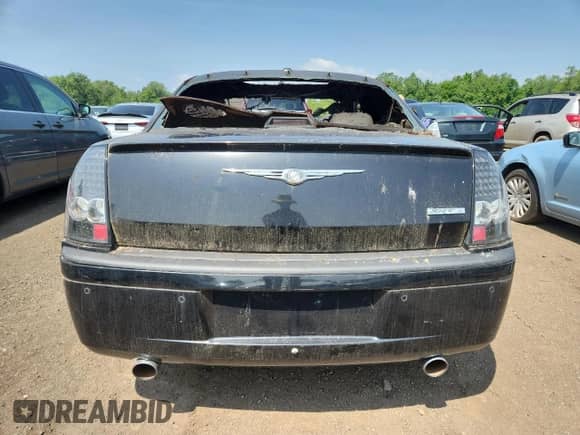 2006 Chrysler 300 C SRT-8 с VIN 2C3KA73W46H372240, выставлен на аукционе Copart как лот 61534145 с пробегом Не указан миль и Списание • Salvage title. История ставок и продаж доступна на DreamBid. Изображение 6.