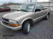 2003 Chevrolet S-10 LS с VIN 1GCDT19X738273702, выставлен на аукционе Copart как лот 53131475 с пробегом 77 843 миль миль и Чистый • Clean title. История ставок и продаж доступна на DreamBid. Изображение 1.