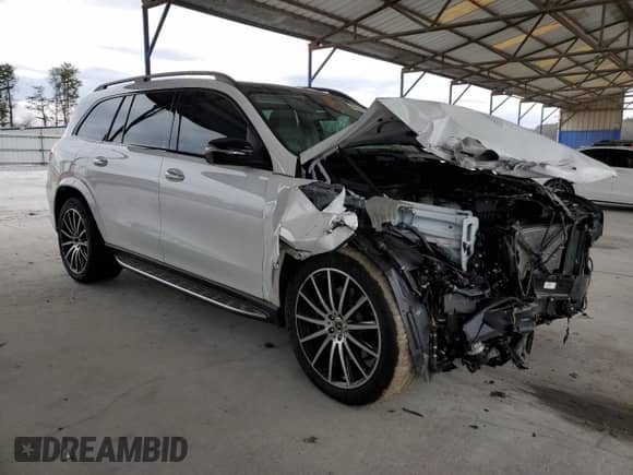 2024 Mercedes-Benz GLS 580 z VIN 4JGFF8FE8RB215195, wystawiony jako Copart lot #86010634 z przebiegiem 10 675 mil mil oraz Szkoda całkowita • Salvage title. Historia ofert i sprzedaży dostępna na DreamBid. Obrazek 4.