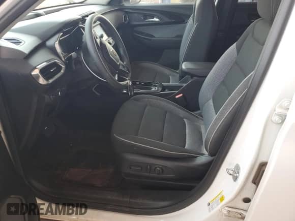 2023 Chevrolet TrailBlazer LT с VIN KL79MPSL6PB144305, выставлен на аукционе Copart как лот 64277985 с пробегом 42 403 миль миль и Списание • Salvage title. История ставок и продаж доступна на DreamBid. Изображение 7.