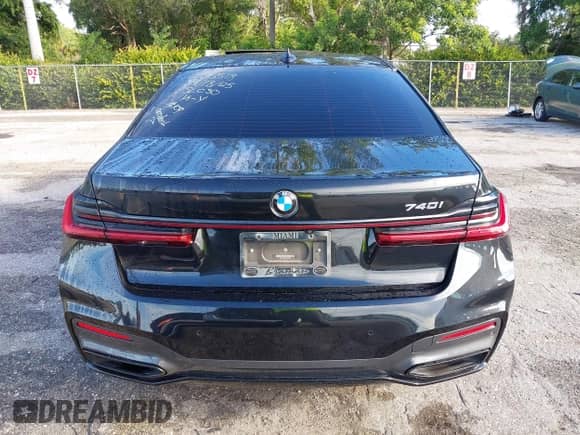 2022 BMW 7 Series 740i z VIN WBA7T2C08NCH17992, wystawiony jako IAAI lot #43282819 z przebiegiem 51 476 mil mil oraz . Historia ofert i sprzedaży dostępna na DreamBid. Obrazek 16.
