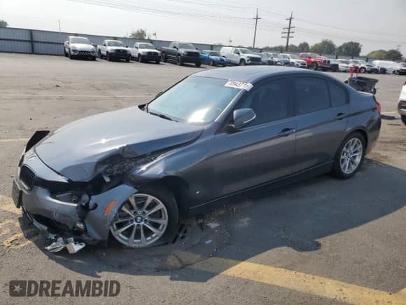 2017 BMW 3 Series 320i xDrive z VIN WBA8E5G31HNU44128, wystawiony jako Copart lot #70943715 z przebiegiem 53 725 mil mil oraz Szkoda całkowita • Salvage title. Historia ofert i sprzedaży dostępna na DreamBid. Obrazek 1.