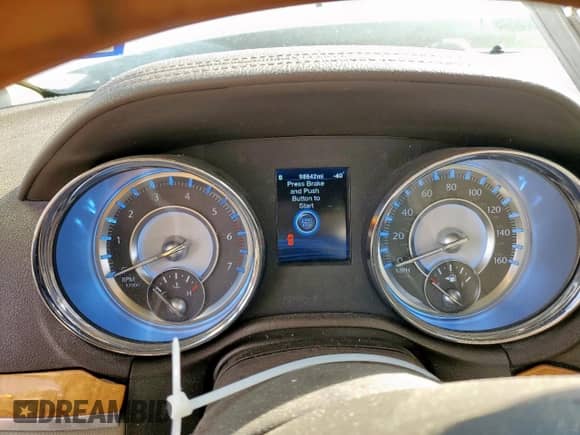 2012 Chrysler 300 C с VIN 2C3CCAKT5CH188939, выставлен на аукционе Copart как лот 84565645 с пробегом 98 642 миль миль и Списание • Salvage title. История ставок и продаж доступна на DreamBid. Изображение 9.