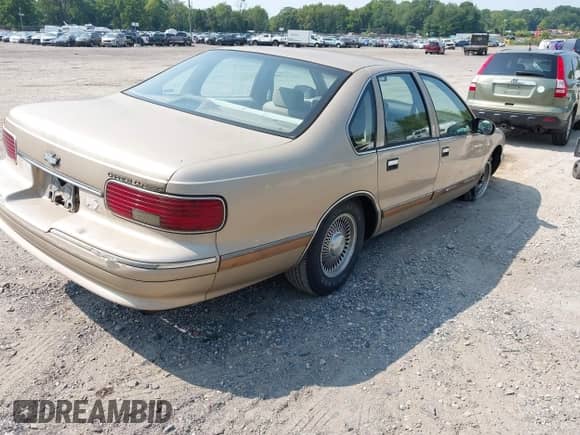 1996 Chevrolet Caprice 1SA Special Value с VIN 1G1BL52W1TR170343, выставлен на аукционе IAAI как лот 42913567 с пробегом 132 852 миль миль и . История ставок и продаж доступна на DreamBid. Изображение 4.
