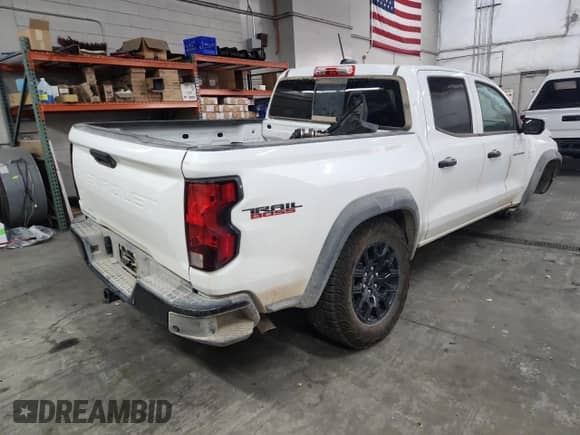 2025 Chevrolet Colorado 4WD Trail Boss с VIN 1GCPTEEK8S1171072, выставлен на аукционе Copart как лот 71191445 с пробегом Не указан миль и Списание • Salvage title. История ставок и продаж доступна на DreamBid. Изображение 3.