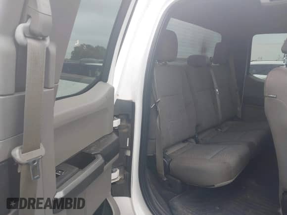 2017 Ford F-150 XL with VIN 1FTFX1EG0HKC37539, listed as a IAAI auction lot 43415578 with 361,616 mi miles and . Bid and sale history available at DreamBid. Image 8.