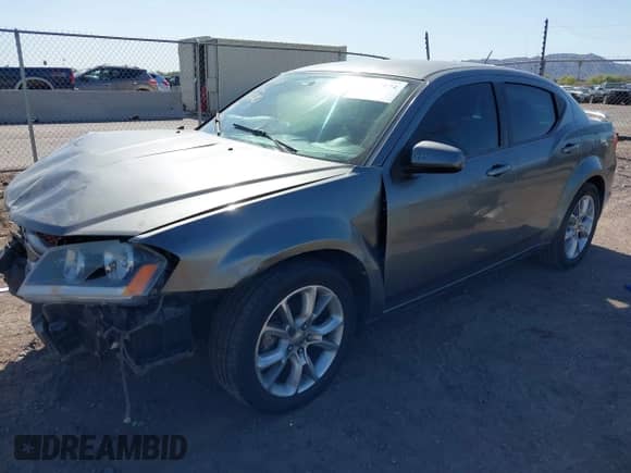 2012 Dodge Avenger R/T z VIN 1C3CDZBG6CN185912, wystawiony jako IAAI lot #41977174 z przebiegiem 156 397 mil mil oraz . Historia ofert i sprzedaży dostępna na DreamBid. Obrazek 2.
