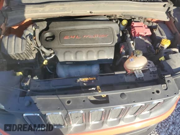 2018 Jeep Renegade Latitude with VIN ZACCJABB5JPH83813, listed as a Copart auction lot 86861165 with 118,230 mi miles and Salvage title. Bid and sale history available at DreamBid. Image 12.