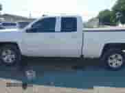 2018 Chevrolet Silverado 1500 LT с VIN 1GCRCREH0JZ191109, выставлен на аукционе IAAI как лот 42698579 с пробегом 195 547 миль миль и . История ставок и продаж доступна на DreamBid. Изображение 14.