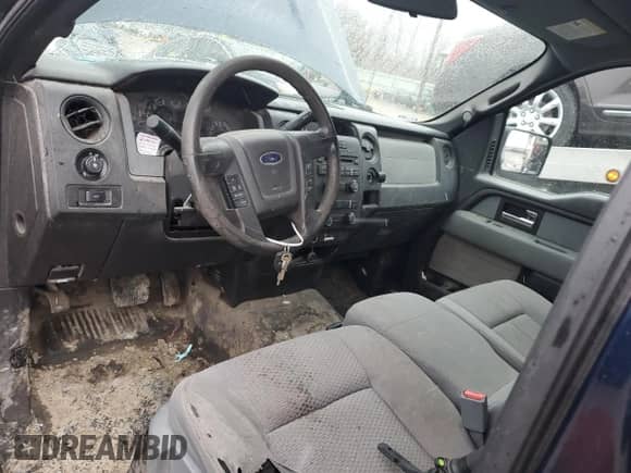 2013 Ford F-150 XL z VIN 1FTNF1CT4DKF08708, wystawiony jako Copart lot #47775185 z przebiegiem 145 265 mil mil oraz Szkoda całkowita • Salvage title. Historia ofert i sprzedaży dostępna na DreamBid. Obrazek 8.