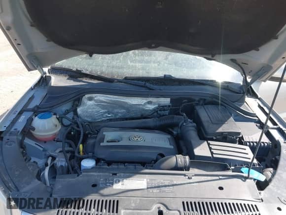 2011 Volkswagen Tiguan S with VIN WVGBV7AX9BW524886, listed as a IAAI auction lot 41828847 with 199,813 mi miles and . Bid and sale history available at DreamBid. Image 10.