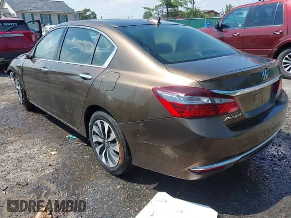 2017 Honda Accord with VIN JHMCR6F33HC005340, listed as a IAAI auction lot 42676075 with Not provided miles and . Bid and sale history available at DreamBid. Image 3.