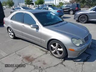 2004 Mercedes-Benz C 230 Kompressor с VIN WDBRF40J24A594806, выставлен на аукционе IAAI как лот 42444464 с пробегом 266 778 миль миль и . История ставок и продаж доступна на DreamBid. Изображение 1.