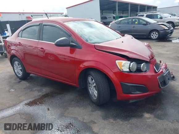 2013 Chevrolet Sonic LT с VIN 1G1JC5SH1D4233369, выставлен на аукционе IAAI как лот 43410322 с пробегом 80 851 миль миль и . История ставок и продаж доступна на DreamBid. Изображение 1.