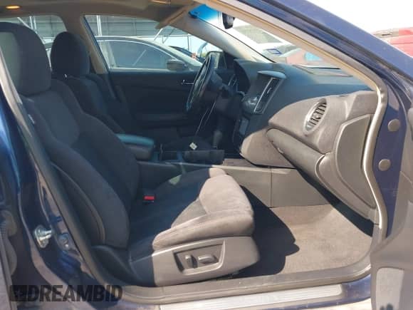 2014 Nissan Maxima SV z VIN 1N4AA5AP2EC489524, wystawiony jako IAAI lot #43028793 z przebiegiem 178 212 mil mil oraz . Historia ofert i sprzedaży dostępna na DreamBid. Obrazek 5.