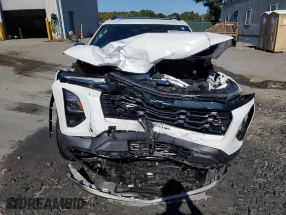 2025 Chevrolet Equinox AWD LT with VIN 3GNAXPEG1SL136522, listed as a Copart auction lot 80332745 with 10,177 mi miles and Salvage title. Bid and sale history available at DreamBid. Image 5.