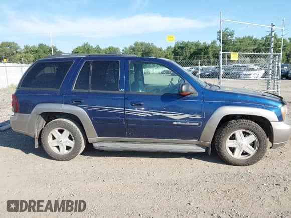 2002 Chevrolet TrailBlazer LTZ with VIN 1GNDT13S122369427, listed as a IAAI auction lot 42684201 with 174,009 mi miles and . Bid and sale history available at DreamBid. Image 14.