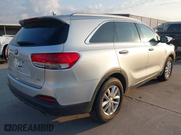 2016 Kia Sorento L with VIN 5XYPG4A31GG013919, listed as a IAAI auction lot 43041782 with 96,771 mi miles and . Bid and sale history available at DreamBid. Image 4.