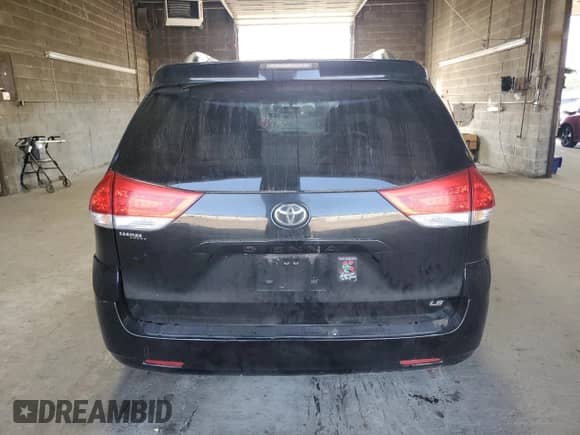 2011 Toyota Sienna LE с VIN 5TDKK3DC7BS010324, выставлен на аукционе Copart как лот 80947105 с пробегом 190 567 миль миль и Списание • Salvage title. История ставок и продаж доступна на DreamBid. Изображение 6.