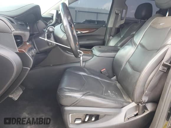 2019 Cadillac Escalade Premium Luxury z VIN 1GYS4CKJ7KR173480, wystawiony jako Copart lot #67710485 z przebiegiem 99 726 mil mil oraz Czysty tytuł • Clean title. Historia ofert i sprzedaży dostępna na DreamBid. Obrazek 7.