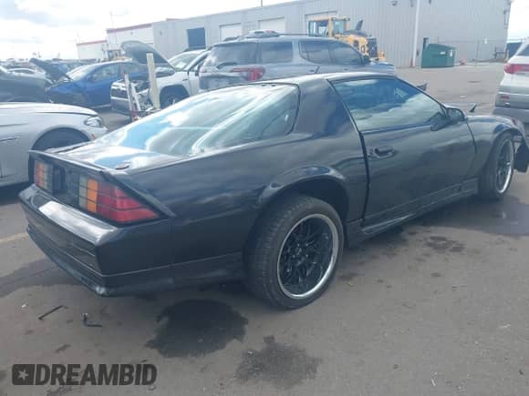 1992 Chevrolet Camaro RS с VIN 1G1FP23E5NL110713, выставлен на аукционе IAAI как лот 41804666 с пробегом Не указан миль и . История ставок и продаж доступна на DreamBid. Изображение 4.