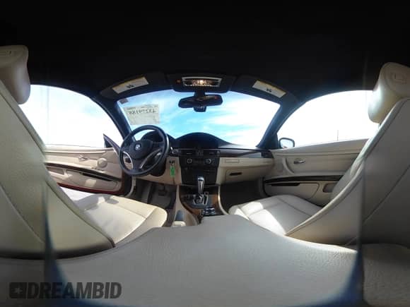 2013 BMW 3 Series 328i z VIN WBADW3C57DJ526633, wystawiony jako IAAI lot #43279188 z przebiegiem 73 781 mil mil oraz . Historia ofert i sprzedaży dostępna na DreamBid. Obrazek 18.