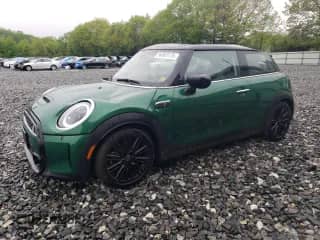 2023 MINI Hardtop Cooper S z VIN WMW53DH00P2S68695, wystawiony jako Copart lot #56303175 z przebiegiem 12 263 mil mil oraz Szkoda całkowita • Salvage title. Historia ofert i sprzedaży dostępna na DreamBid. Obrazek 1.