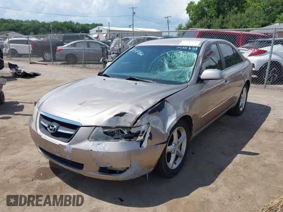 2008 Hyundai Sonata SE с VIN 5NPEU46FX8H370013, выставлен на аукционе IAAI как лот 42582466 с пробегом Не указан миль и . История ставок и продаж доступна на DreamBid. Изображение 6.
