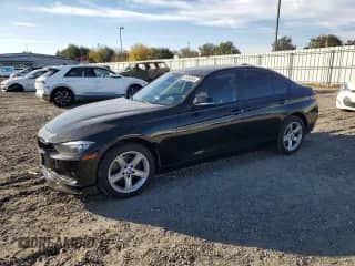 2015 BMW 3 Series 328i xDrive с VIN WBA3B3G50FNT18557, выставлен на аукционе Copart как лот 85392045 с пробегом 101 085 миль миль и Списание • Salvage title. История ставок и продаж доступна на DreamBid. Изображение 1.