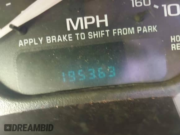 2001 Chevrolet Silverado 1500 с VIN 1GCEC14W71Z323427, выставлен на аукционе IAAI как лот 42363096 с пробегом 195 363 миль миль и . История ставок и продаж доступна на DreamBid. Изображение 16.