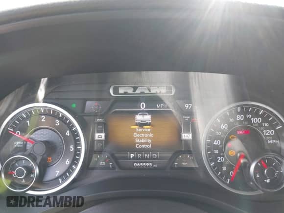 2022 Ram 1500 Big Horn z VIN 1C6RREBT8NN190343, wystawiony jako IAAI lot #42514747 z przebiegiem 65 593 mil mil oraz . Historia ofert i sprzedaży dostępna na DreamBid. Obrazek 7.