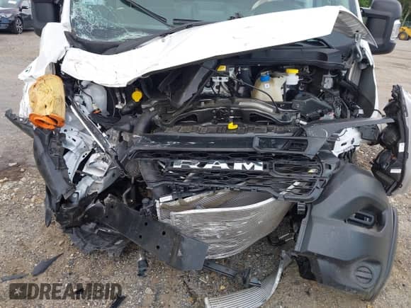 2025 Ram ProMaster Cargo Tradesman with VIN 3C6MRVHG3SE529997, listed as a IAAI auction lot 42672514 with 13,630 mi miles and . Bid and sale history available at DreamBid. Image 6.