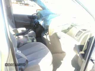 2007 Hyundai Entourage GLS с VIN KNDMC233376041076, выставлен на аукционе IAAI как лот 35154157 с пробегом 187 665 миль миль и . История ставок и продаж доступна на DreamBid. Изображение 5.
