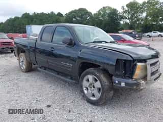 2011 Chevrolet Silverado 1500 LT z VIN 1GCRCSE09BZ421717, wystawiony jako IAAI lot #42927720 z przebiegiem 212 946 mil mil oraz . Historia ofert i sprzedaży dostępna na DreamBid. Obrazek 1.