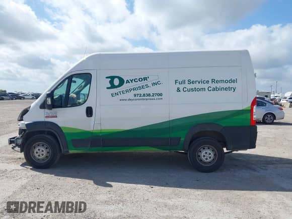 2020 Ram ProMaster Cargo z VIN 3C6TRVBG9LE105908, wystawiony jako IAAI lot #42561631 z przebiegiem 84 524 mil mil oraz . Historia ofert i sprzedaży dostępna na DreamBid. Obrazek 14.