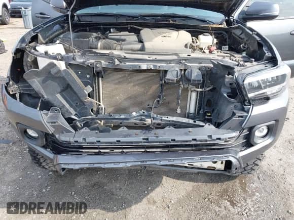 2023 Toyota Tacoma SR z VIN 3TMCZ5AN4PM571394, wystawiony jako IAAI lot #43129720 z przebiegiem 44 374 mil mil oraz . Historia ofert i sprzedaży dostępna na DreamBid. Obrazek 10.