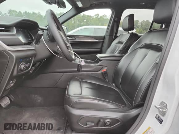 2024 Jeep Grand Cherokee с VIN 1C4RJYB67R8516102, выставлен на аукционе Copart как лот 85571355 с пробегом 62 837 миль миль и Чистый • Clean title. История ставок и продаж доступна на DreamBid. Изображение 7.