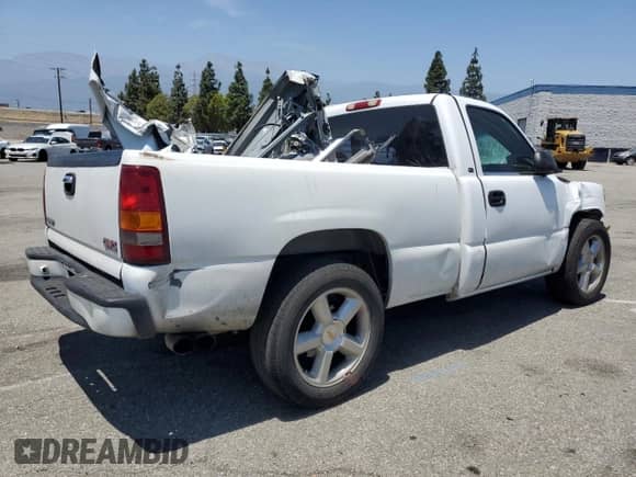 2000 GMC Sierra 1500 SL z VIN 1GTEC14V6YZ334548, wystawiony jako Copart lot #58271445 z przebiegiem Nie podano mil oraz Nie do naprawy • Non repairable. Historia ofert i sprzedaży dostępna na DreamBid. Obrazek 3.