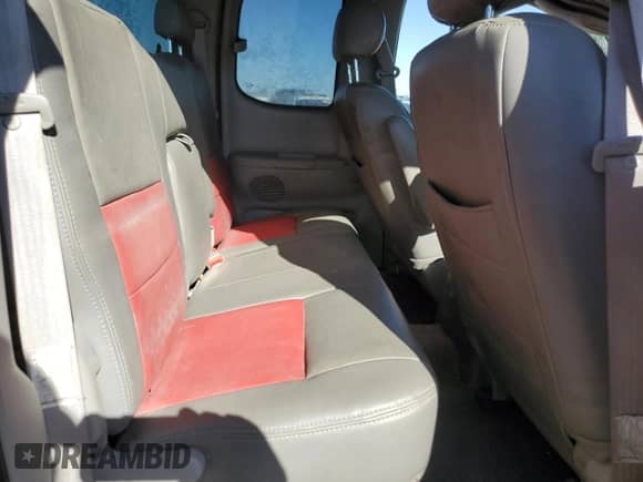 2001 Toyota Tundra Limited z VIN 5TBBT48181S165094, wystawiony jako Copart lot #55515765 z przebiegiem 264 859 mil mil oraz Czysty tytuł • Clean title. Historia ofert i sprzedaży dostępna na DreamBid. Obrazek 10.