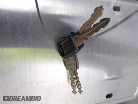 1997 Chevrolet Silverado 3500 с VIN 1GCGC33J4VF013057, выставлен на аукционе IAAI как лот 41596450 с пробегом 302 666 миль миль и . История ставок и продаж доступна на DreamBid. Изображение 11.