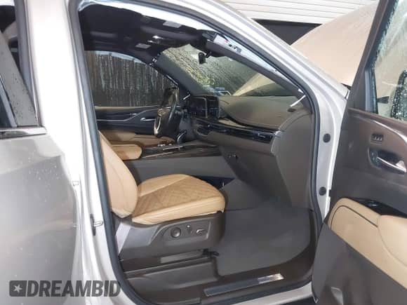 2022 Cadillac Escalade ESV с VIN 1GYS4KKT1NR220003, выставлен на аукционе IAAI как лот 42319143 с пробегом 30 433 миль миль и . История ставок и продаж доступна на DreamBid. Изображение 5.