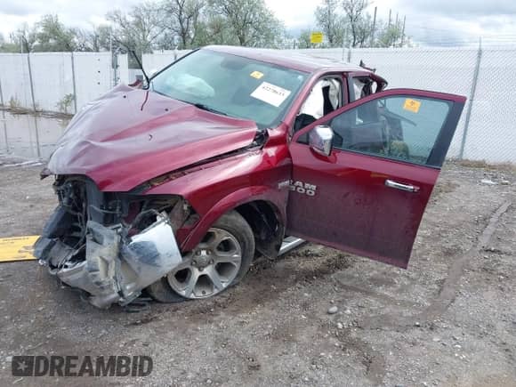 2016 Ram 1500 Laramie z VIN 1C6RR7VT1GS402706, wystawiony jako IAAI lot #42278633 z przebiegiem 165 027 mil mil oraz . Historia ofert i sprzedaży dostępna na DreamBid. Obrazek 18.