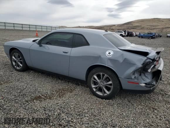 2020 Dodge Challenger SXT z VIN 2C3CDZGG5LH190004, wystawiony jako Copart lot #49739205 z przebiegiem 39 256 mil mil oraz Szkoda całkowita • Salvage title. Historia ofert i sprzedaży dostępna na DreamBid. Obrazek 2.